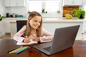 child using Online learning platform