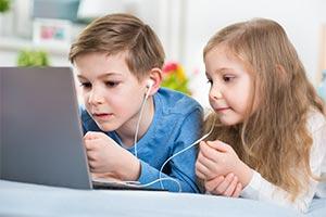 children using digital education platforms